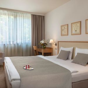 Camera economica con letto king size